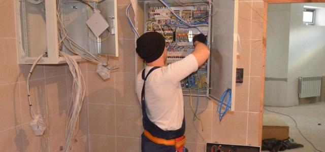 цены на ремонт домов Томск ремонт коттеджей стоимость услуги сантехника и электрика